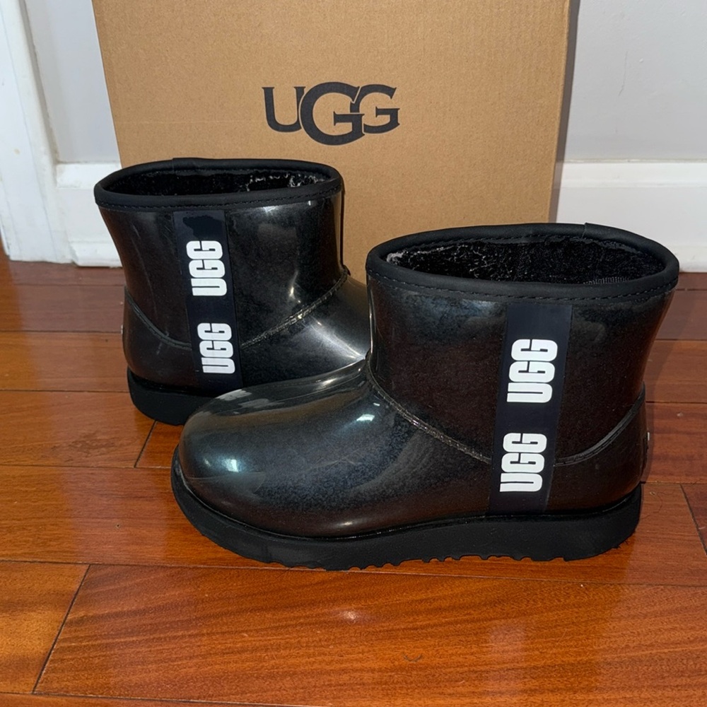 UGG Classic Clear Mini
